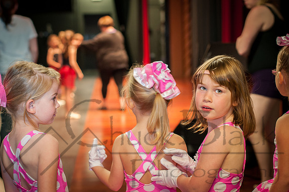 Dancing Girl-3949